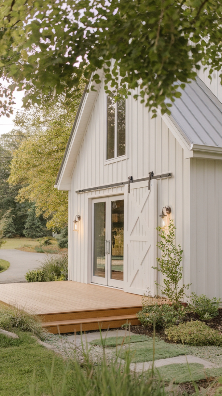 Rustic Charm Meets Modern Elegance in a Contemporary Farmhouse