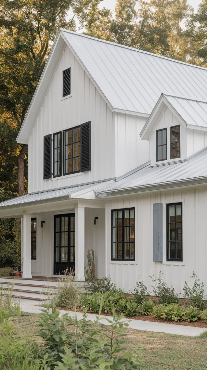 Sleek Farmhouse Elegance in a Verdant Setting
