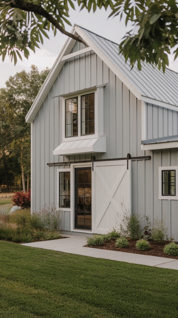 Rustic Charm Meets Modern Elegance in This Contemporary Farmhouse